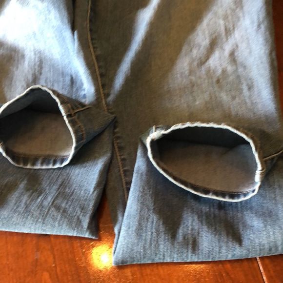 Torrid Size 20 shortJeans Women Premium 3 Button Medium Wash Jegging Skinny Fit - Picture 16 of 16